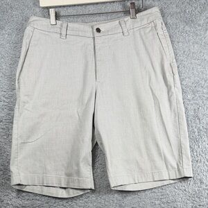 Lululemon Athletica Men's Soft Gray Flat Front Shorts